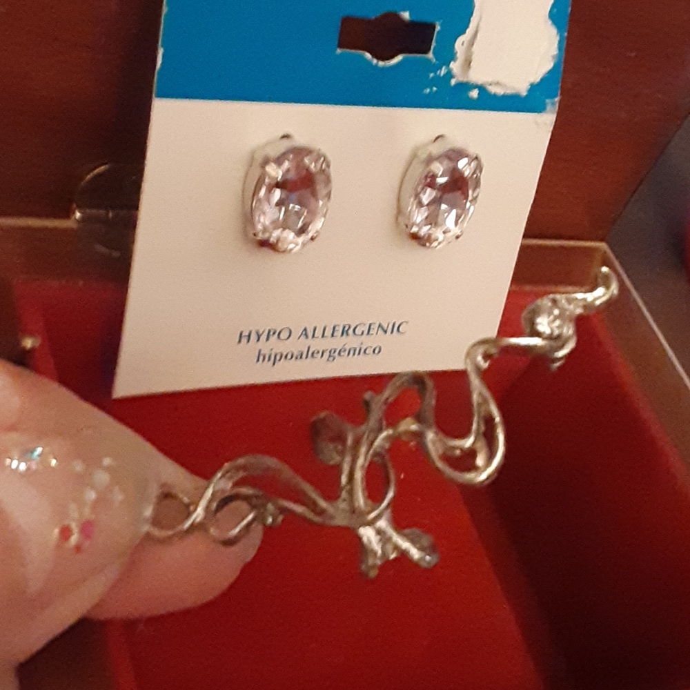 earrings - Picture 7 of 7
